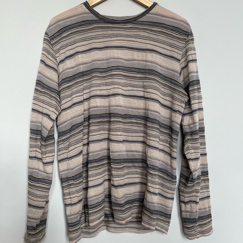 Norse projects light weight knit long sleeve shirt.